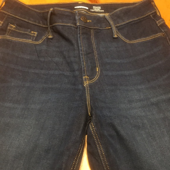 Old Navy Rockstar Super Skinny High Rise Jeans - Picture 4 of 13